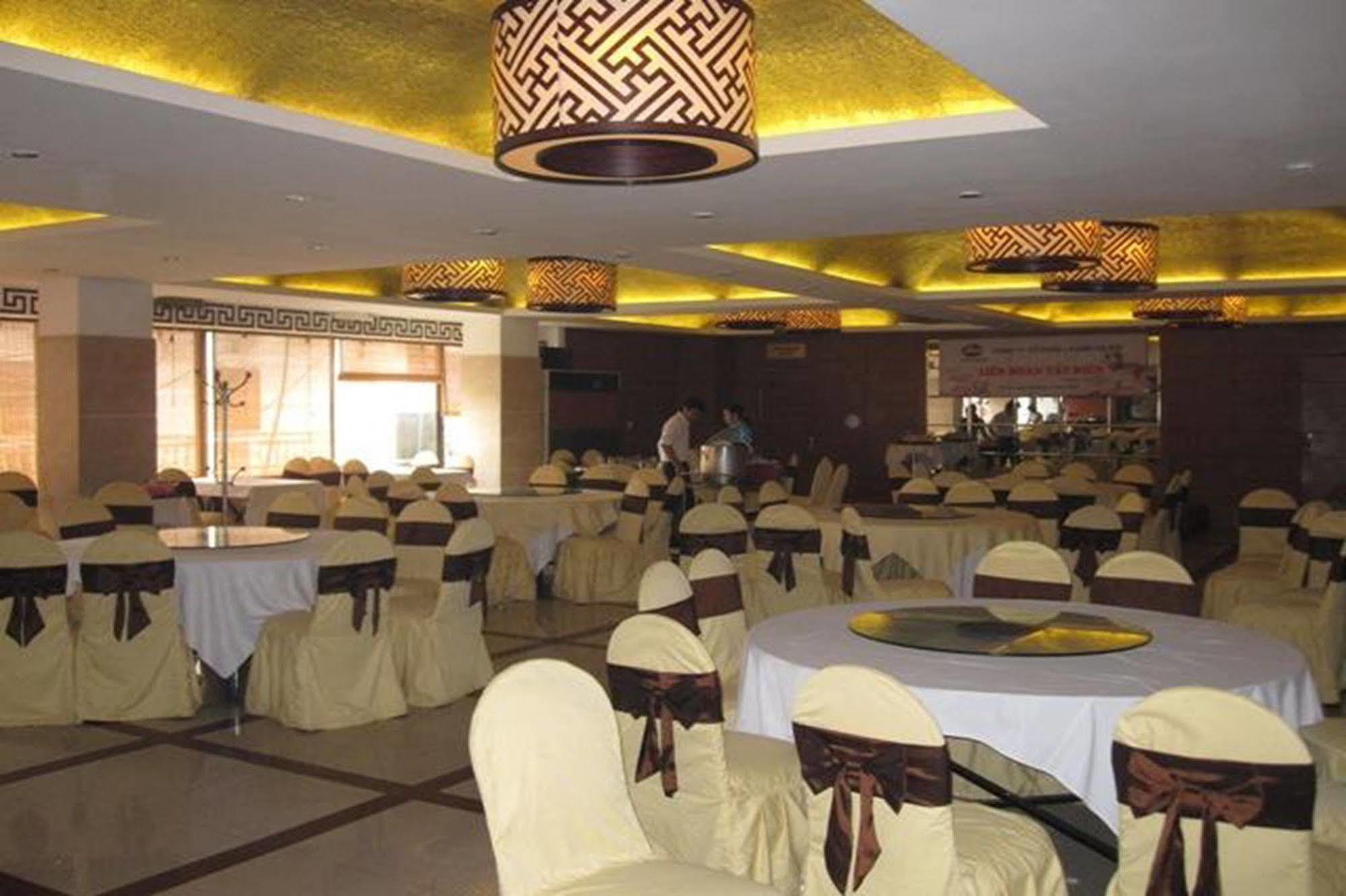 Oasis Hanoi Hotel Екстериор снимка