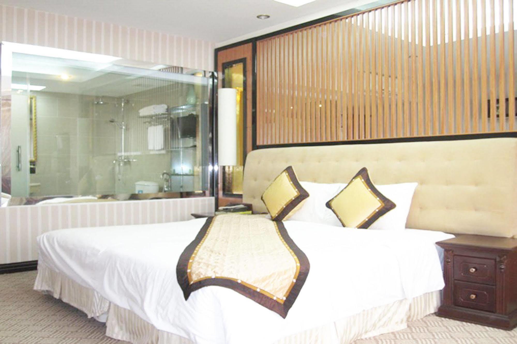 Oasis Hanoi Hotel Екстериор снимка